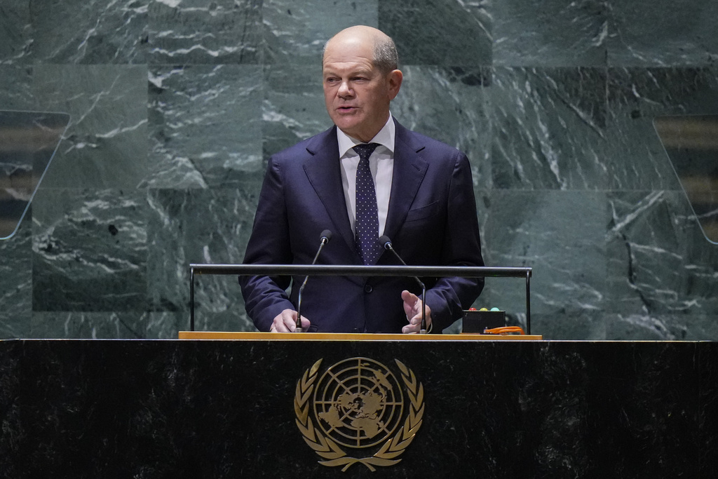 Ucraina, Scholz: “Putin può porre fine a guerra con un solo ordine”