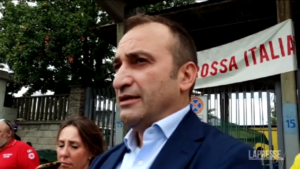 Migranti, Lo Russo in via Traves a Torino: “Situazione al limite, serve soluzione strutturale”
