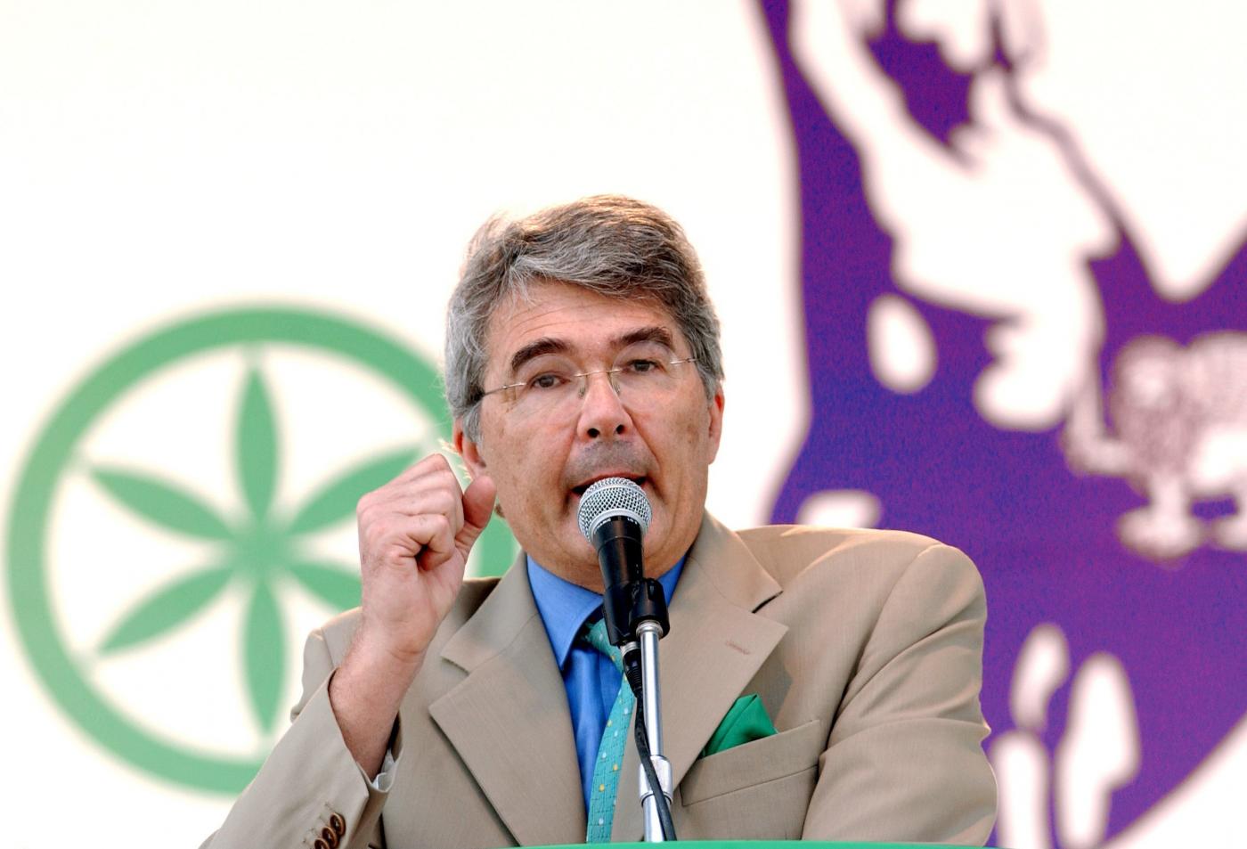 Castelli lascia la Lega: “Deriva centralista”