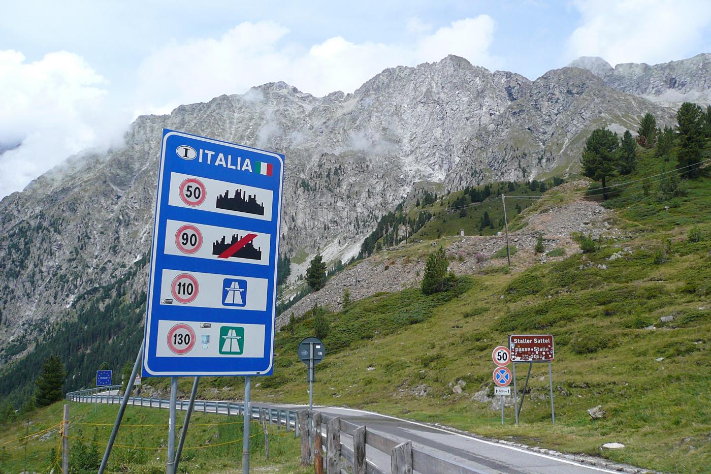Migranti, Tirolo: “Monitoriamo situazione, pronti ad agire”