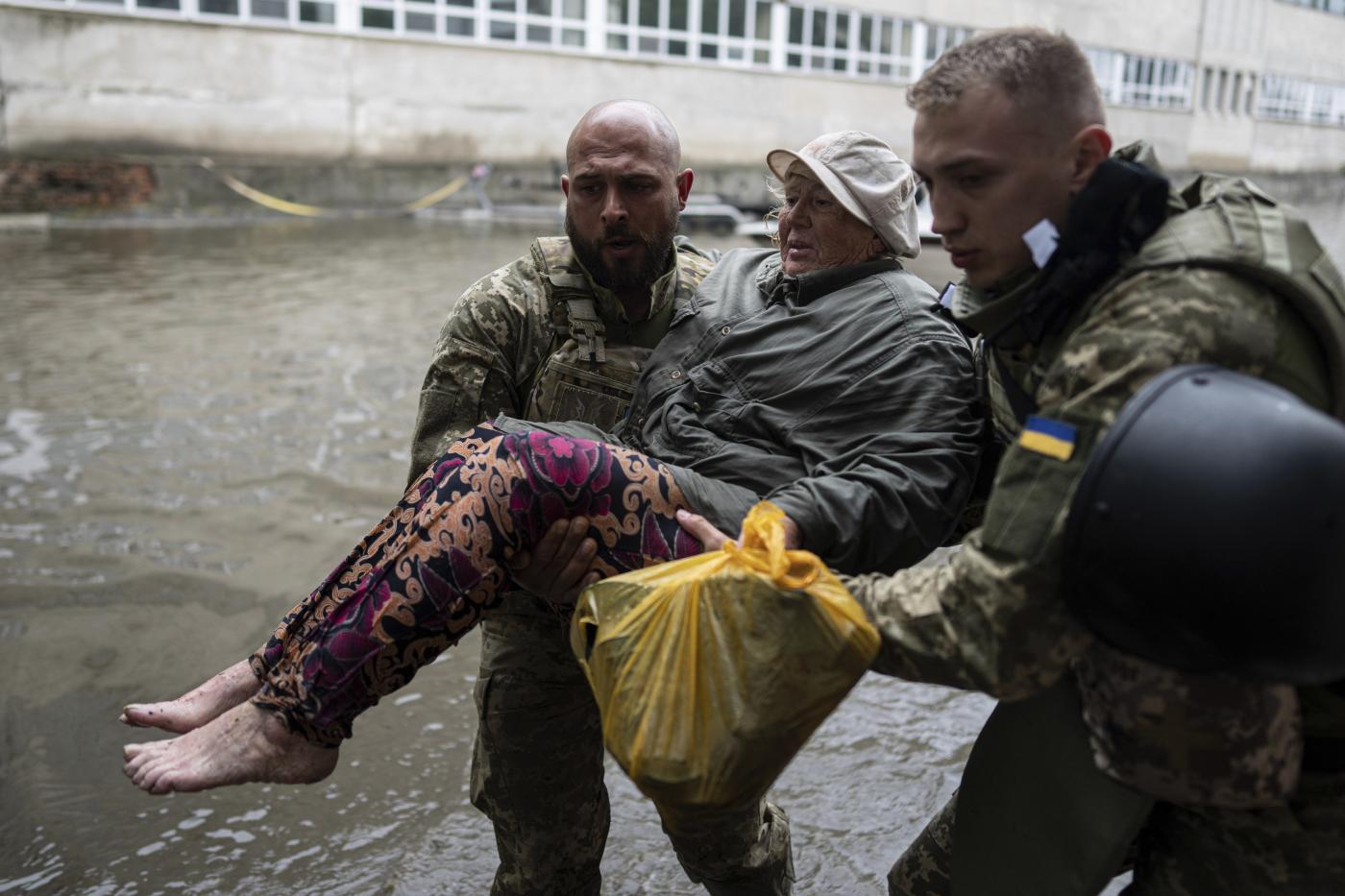 Ucraina, 2 morti a Kherson. Stop armi a Kiev dalla Polonia, verso ripresa negoziati sul grano