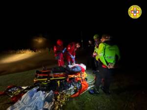 Migranti, 2 soccorsi a 2400 metri sul confine Italia-Francia: uno è ferito
