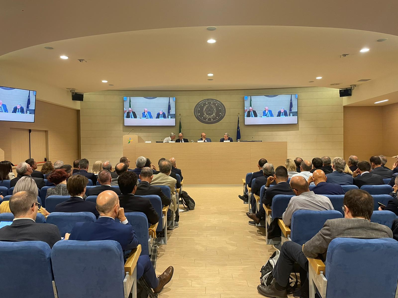 Nucleare sostenibile, Salvini: “Non possiamo perdere tempo”