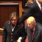 Giorgio Napolitano, le immagini di quando tornò in Aula dopo l’intervento al cuore nel 2018