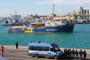 Migranti, Sea Watch: “Non abbiamo chiesto o ricevuto finanziamenti da Berlino”