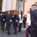 Napolitano, l’arrivo del feretro in Senato