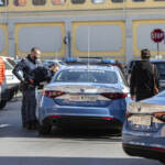 Roma, 19enne aggredito e investito con auto ad Anzio