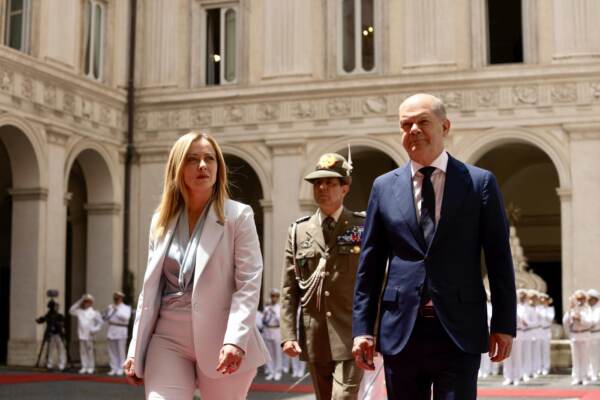 Giorgia Meloni riceve il cancelliere tedesco Olaf Scholz a Palazzo Chigi