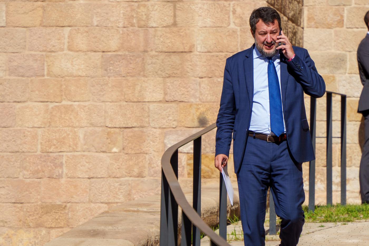 Migranti, Salvini: “Germania non finanzi Ong, è atto ostile”