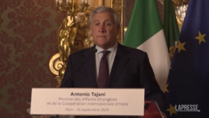 Migranti, Tajani: “Apprezzate parole Macron, Italia pronta a collaborare”