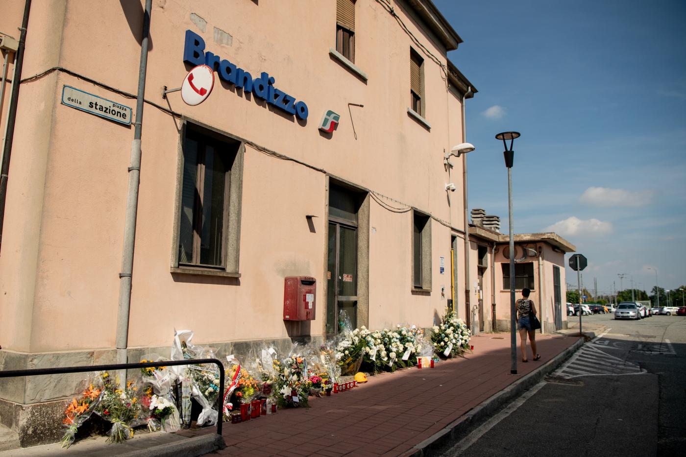 Brandizzo, spunta nuovo video: tecnico Rfi fa allontanare operai