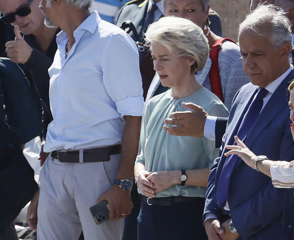 Migranti - Ursula von der Leyen e Giorgia Meloni in visita sull’isola di Lampedusa