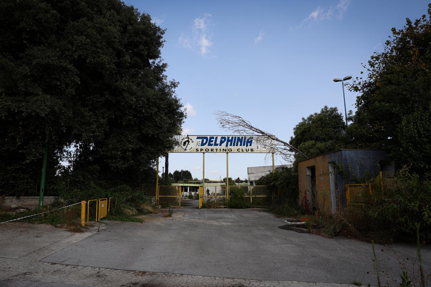 Caivano, avviata bonifica del centro sportivo Delphinia e del teatro Caivano, avviata bonifica del centro sportivo Delphinia e del teatro