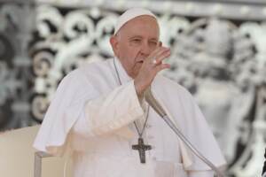 Migranti, Papa Francesco: “Mediterraneo è culla di civiltà e vita”