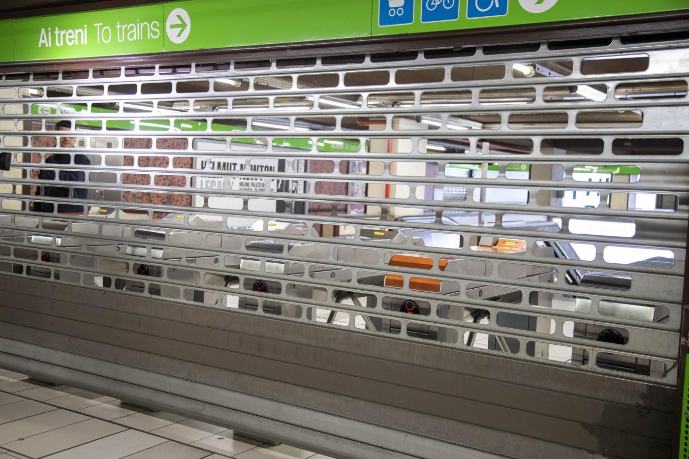 Trasporti, Salvini firma precettazione per sciopero venerdì Trasporti, Salvini firma precettazione per sciopero venerdì