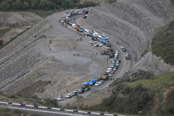 Armenia - Esodo armeni di etnia armena del Nagorno-Karabakh si sposta nella regione di Syunik