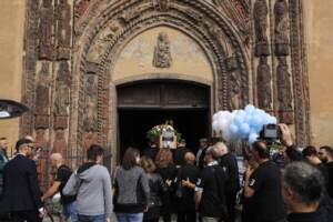 Chivasso, funerali di Giuseppe Aversa, una delle cinque vittime dell’incidente ferroviario di Brandizzo