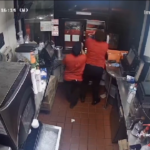Houston, dipendente fast food spara a cliente dopo battibecco