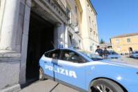 Polizia Caserta, uscita arrestati blitz Casalesi