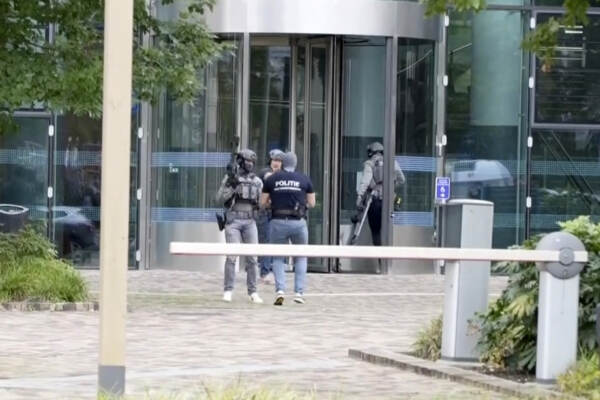 Olanda, spari in ospedale a Rotterdam: tre vittime tra cui una 14enne