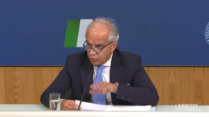 Migranti, Piantedosi: “Regime di tutela per i minori non viene meno”