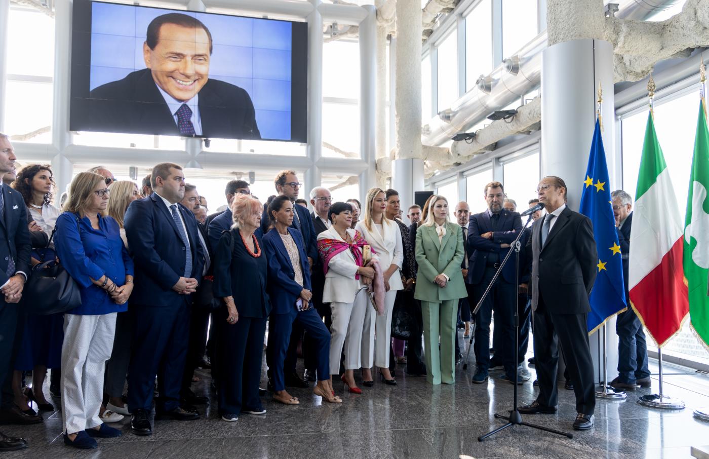 Forza Italia, la lettera dei figli di Berlusconi: “Siamo al vostro fianco”