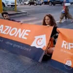 Roma, blocco stradale attivisti Ultima Generazione in via Appia Nuova