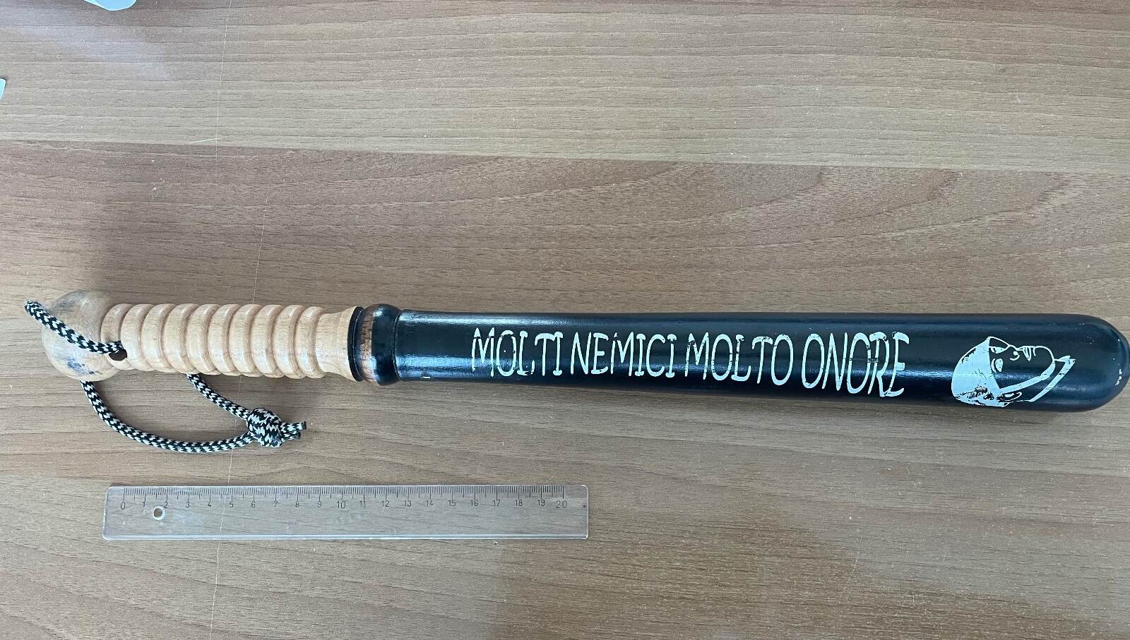 Milano, gira con mazza ‘Dux-Mussolini’: gip dispone imputazione coatta