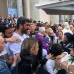 Brandizzo: rombo di moto, musica e una gigantografia ai funerali di Kevin Laganà
