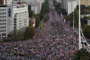 Polonia, folla enorme alla ‘Marcia di un milione di cuori’ di Tusk