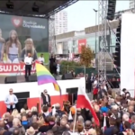 Polonia, decine di migliaia a Varsavia alla manifestazione dell’opposizione