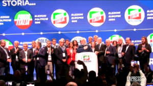 Forza Italia, chiusa kermesse Paestum: big partito sul palco con Tajani