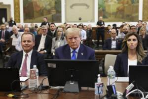 L\'ex presidente Donald Trump alla Corte Suprema di New York