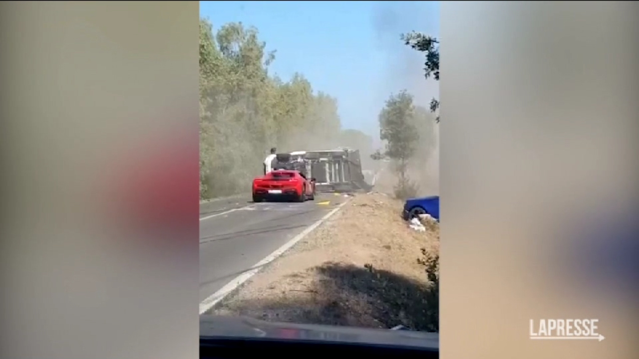 Sardegna, Incidente Mortale Tra Ferrari E Camper: Il Video Dello ...