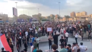 Iraq, violenti scontri tra polizia e manifestanti