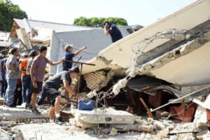Messico, crolla tetto chiesa: 11 vittime