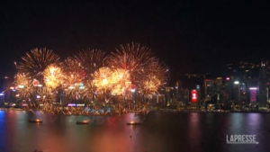 Hong Kong, fuochi d’artificio per celebrare la festa nazionale