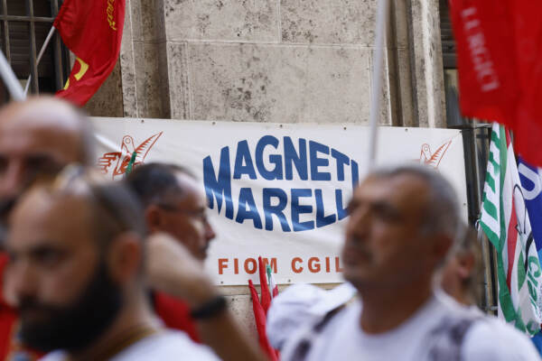 Roma - Presidio dei lavoratori della Magneti Marelli