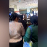 Bangkok, spari in un centro commerciale: gente in fuga