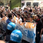 Torino, protesta contro Meloni a Festival Regioni: cariche polizia