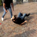 Torino, ancora cariche: manganellata in testa a un manifestante