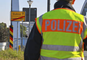Migranti, Polonia ripristina controlli a confine con Slovacchia