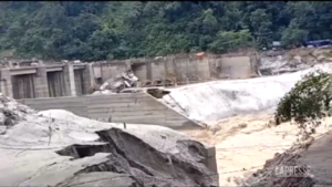 India, case distrutte e voragini nelle strade: i danni causati dalle alluvioni