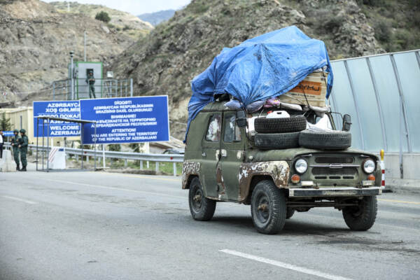 Nagorno-Karabakh, Azerbaigian pronto a negoziati con Armenia e Ue