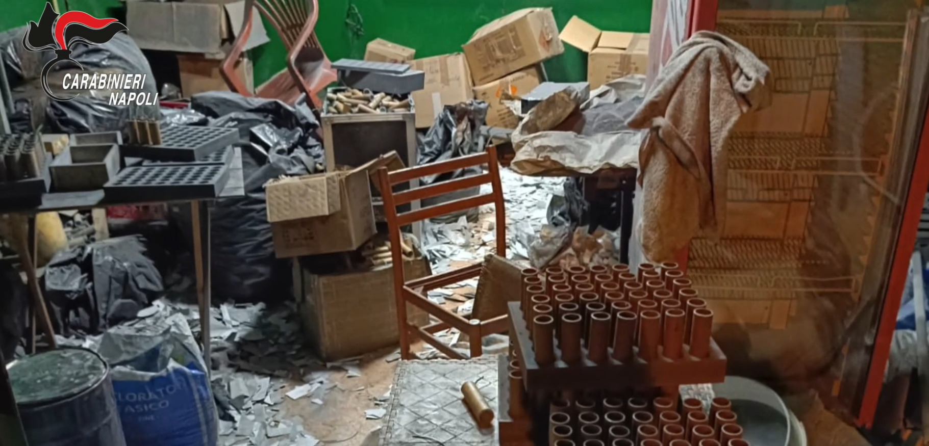 Napoli, scoperto deposito di esplosivi a Scampia: 2 arresti