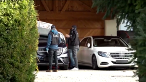 Germania, polizia fa irruzione nella villa di un oligarca russo