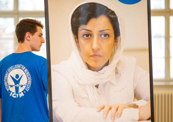 Nobel per la Pace, vince attivista iraniana Narges Mohammadi