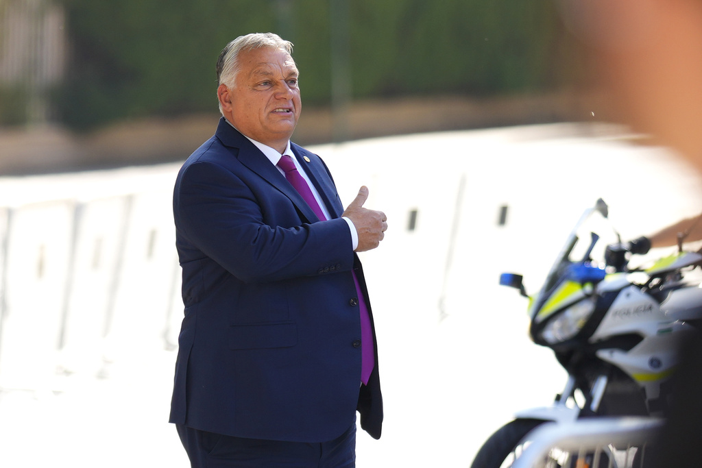 Ue, Orban frena su ingresso di Kiev: “Tanti dubbi, è Paese in guerra” Ue, Orban frena su ingresso di Kiev: “Tanti dubbi, è Paese in guerra”