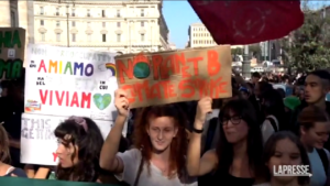 Fridays for Future, il corteo di Roma contro il cambiamento climatico