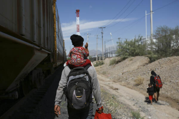 Messico, si ribalta autobus con migranti: 18 morti